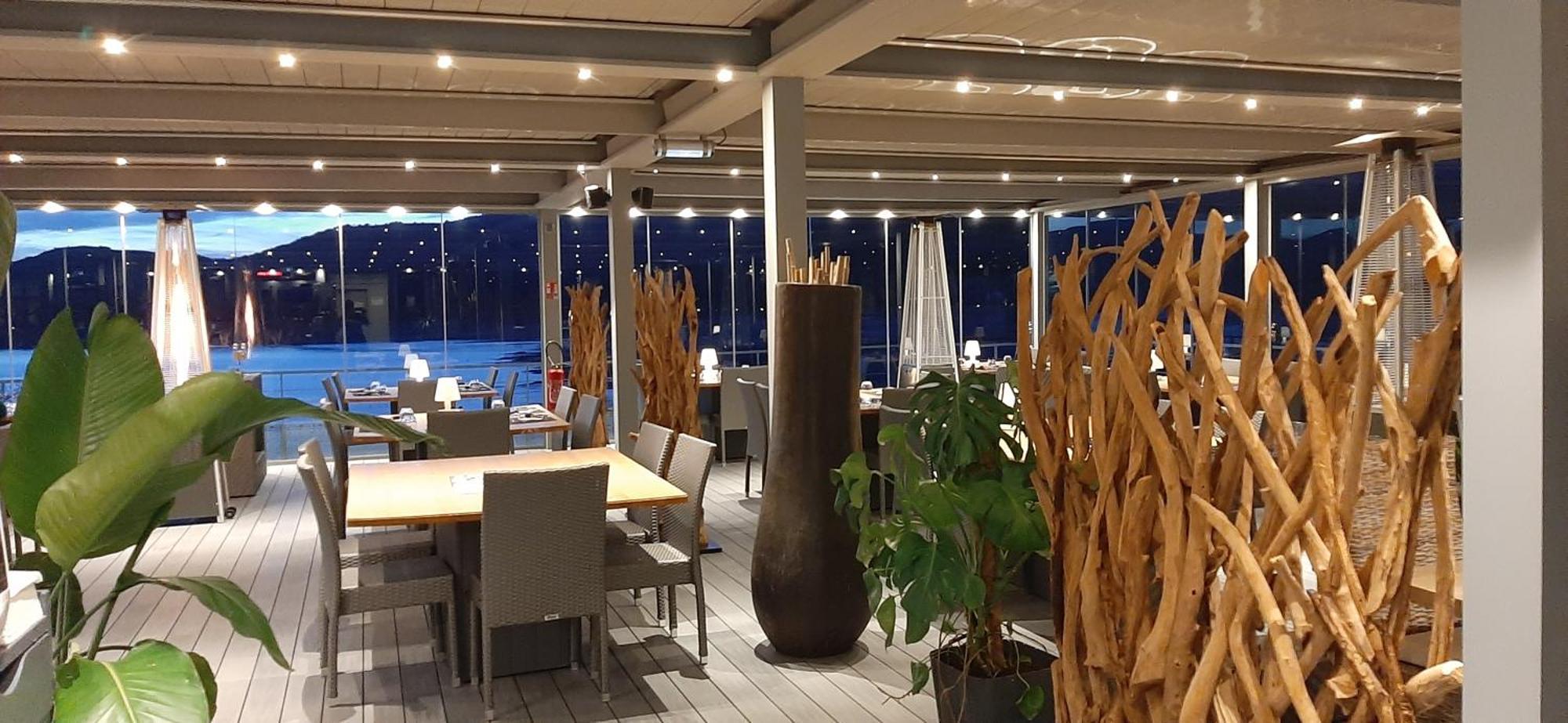 Hotel Les Flots Bleus Савин Екстериор снимка