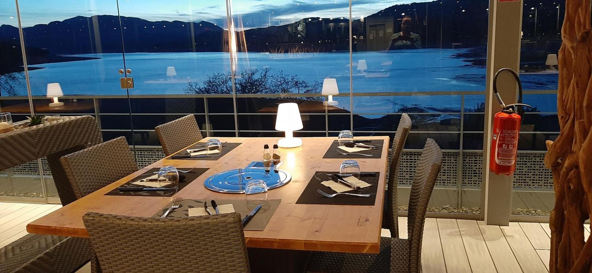 Hotel Les Flots Bleus Савин Екстериор снимка